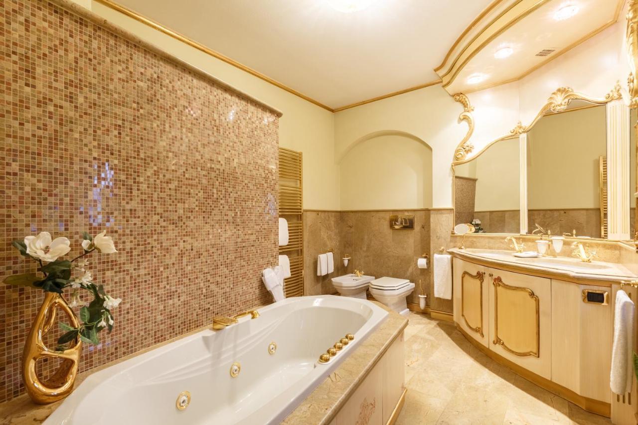 Relais Villa Quercia Tassullo Bagian luar foto