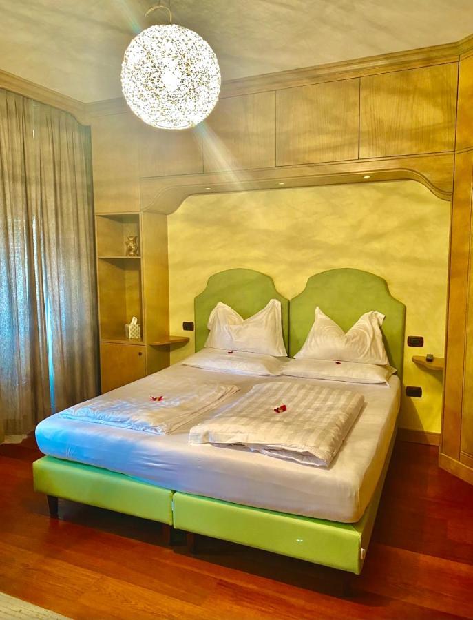 Relais Villa Quercia Tassullo Bagian luar foto