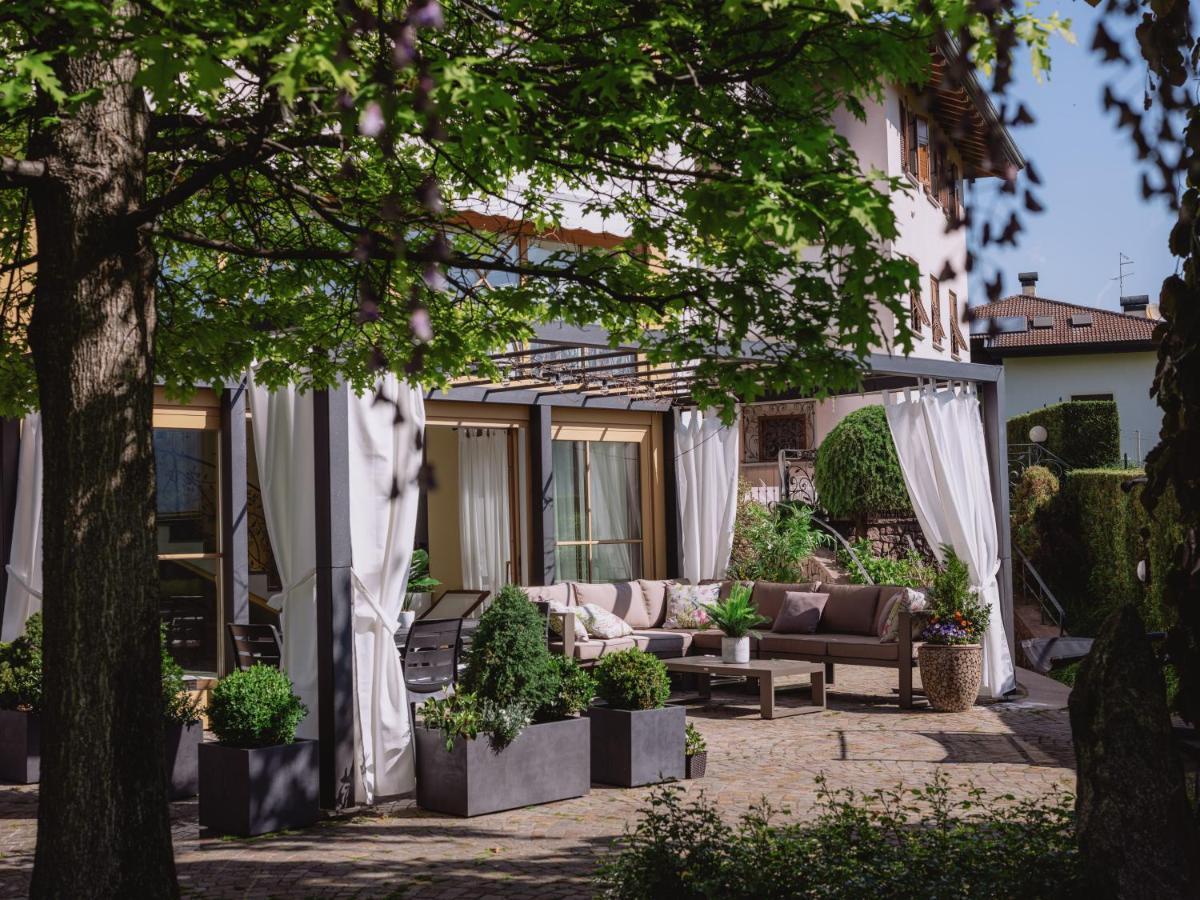 Relais Villa Quercia Tassullo Bagian luar foto